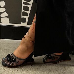 *SOLD* Kinadese Onyx "Chinese Slipper" Heels